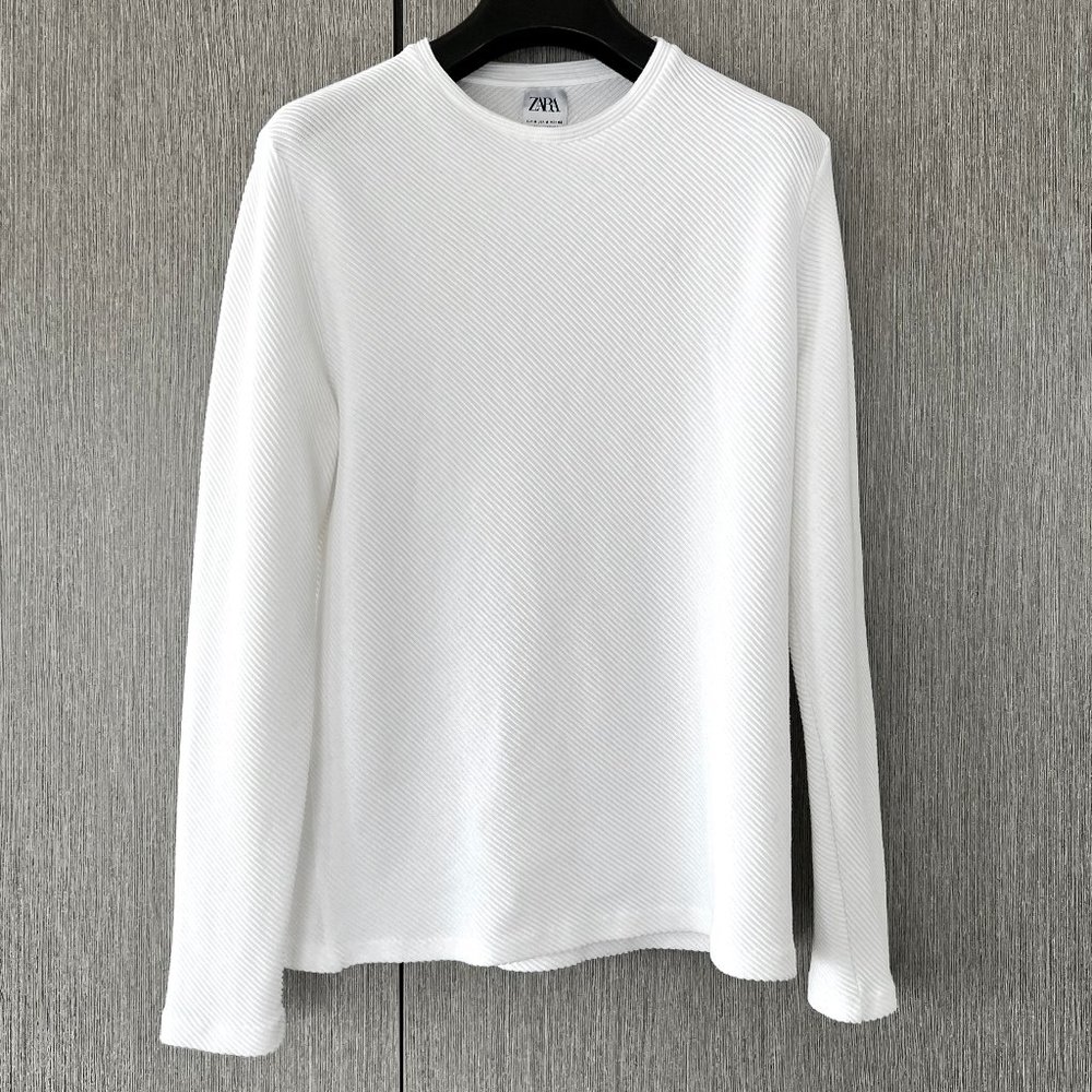 Zara White Textured Long-Sleeve Crewneck - Size Medium